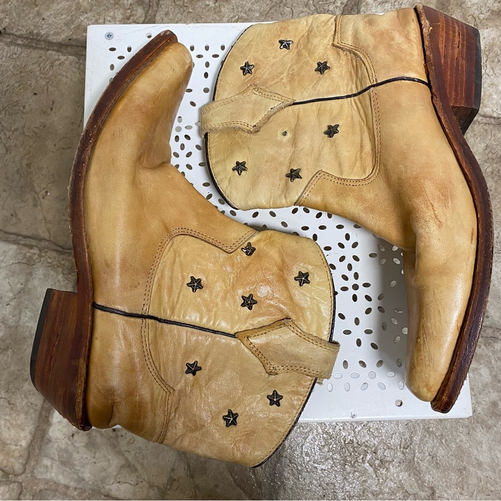 Bed Stu Women’s 7.5  Cowboy Bench Studded Star Ankle Boots Cobbler Leather - Picture 7 of 10